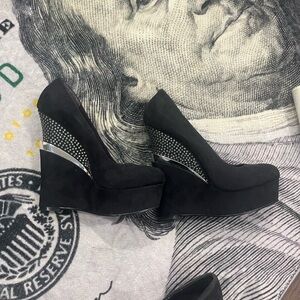 GUC. Micheal Antonio Wedges.